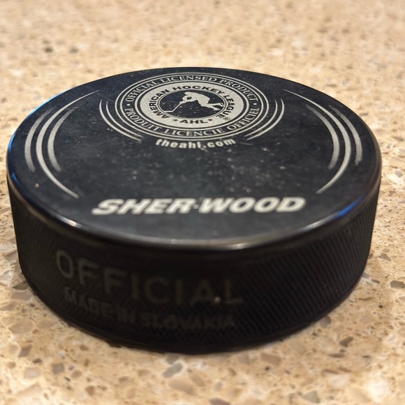OKLAHOMA CITY BARONS AHL HOCKEY PUCK INGLASCO SHER-WOOD Official MADE /SLOVAKIA - Picture 7 of 9